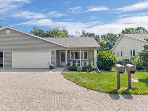 1529 15th St, Baraboo, WI, 53913-1392 | Card Image
