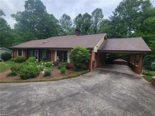 512 Finley St, North Wilkesboro, NC, 28659-3236 | Card Image