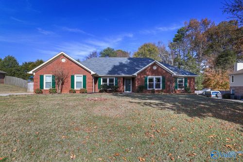 119 Clubhouse Ln, Madison, AL, 35757-6934 | Card Image