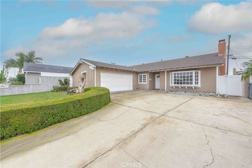 17391 Waal Cir, Huntington Beach, CA, 92647-6333 | Card Image