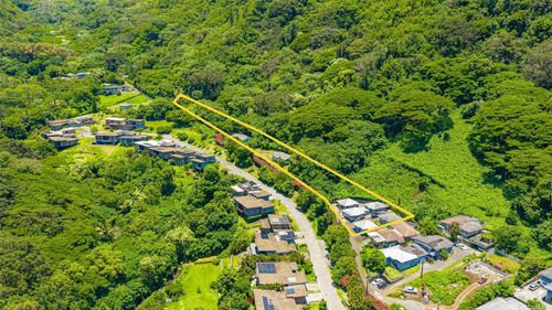 3025 Booth Rd, Honolulu, HI, 96813-1135 | Card Image
