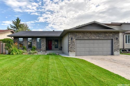 2102 Truesdale Drive E, Regina, SK, S4V0M5 | Card Image
