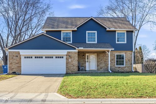 303 Redbay Dr, Noblesville, IN, 46062-8523 | Card Image