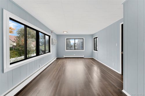 28 Crestmont Ave, Yonkers, NY, 10704-2302 | Card Image