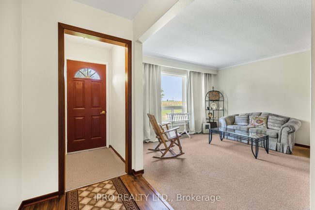 433457 4 Th Line, Home with 6 bedrooms, 3 bathrooms and 20 parking in Amaranth ON | Image 4