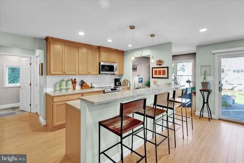 937 Louise Ave, LANCASTER, PA, 17601-5121 | Card Image