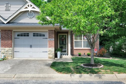 10111 Spruce Grove Dr, Jeffersontown, KY, 40299 | Card Image