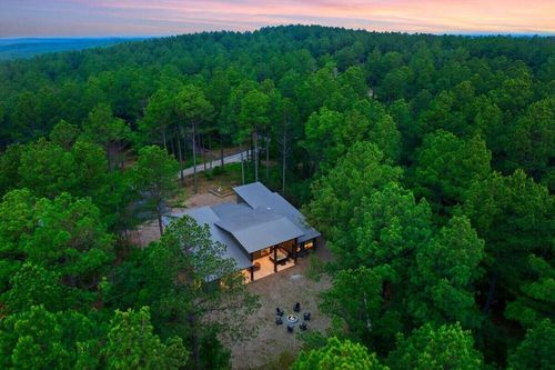 132 Xtreme Ln, Broken Bow, OK, 74728-7375 | Card Image