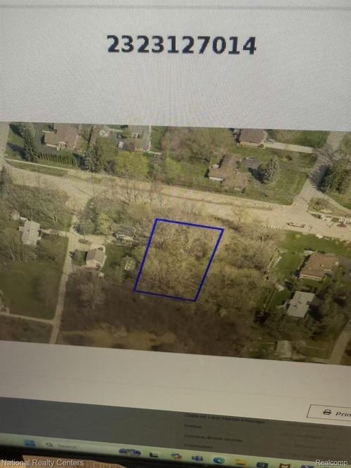 VAC W 11 Mile Rd, Farmington, MI, 48336 | Card Image