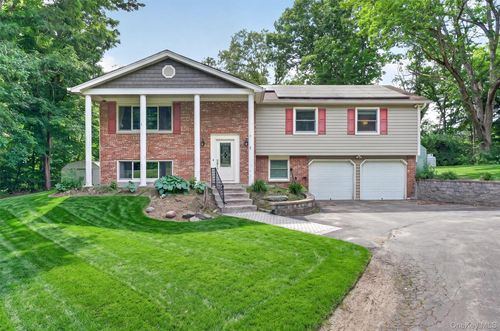 176 Gretna Woods Rd, Pleasant Valley, NY, 12569-6966 | Card Image