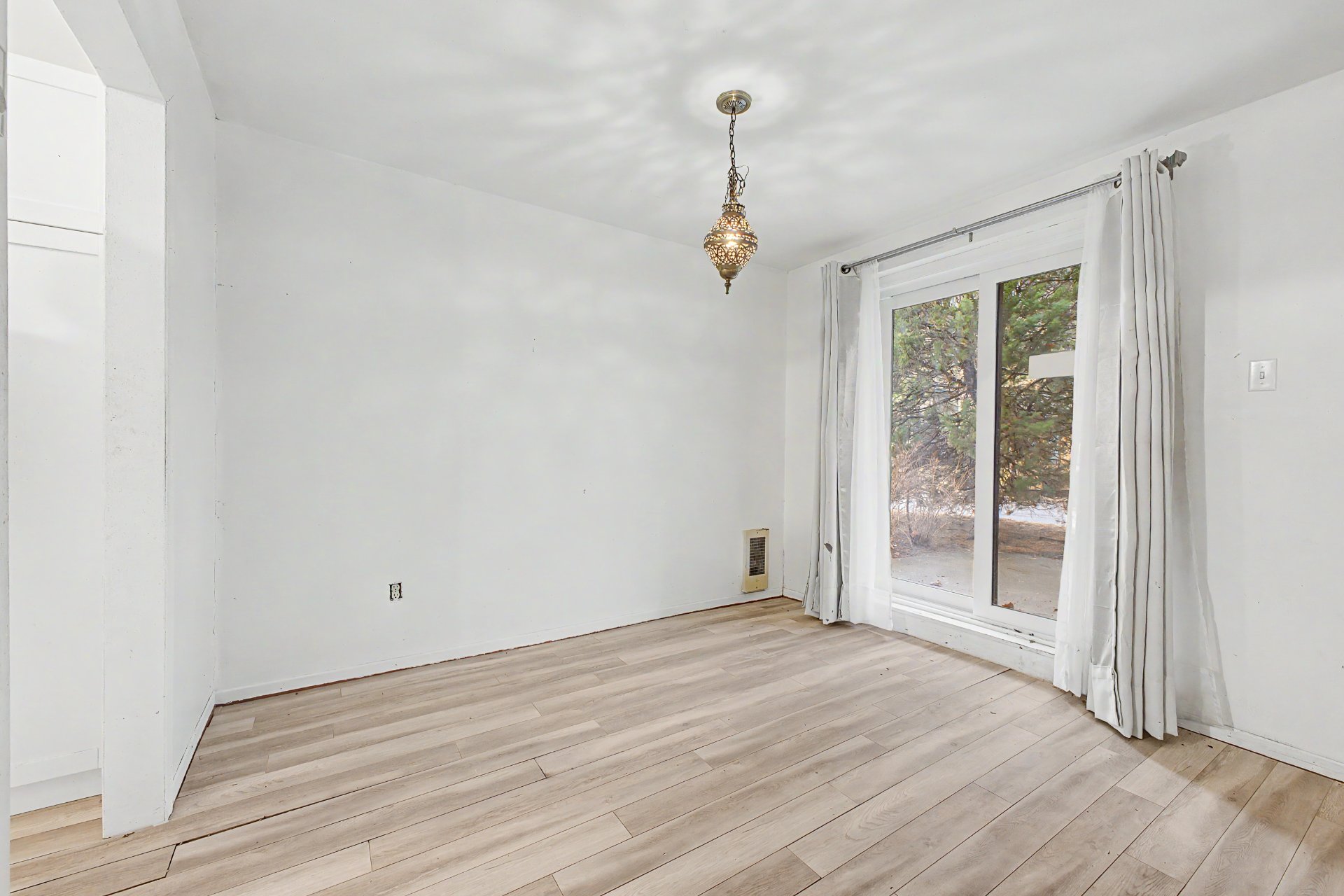 Residential in Longueuil (Greenfield Park) 4
