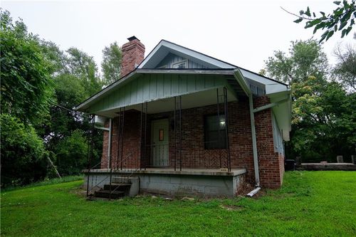 6501 S 16th St, Saint Joseph, MO, 64504-2216 | Card Image