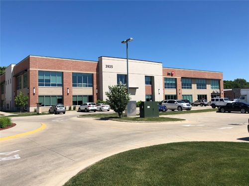 ste-100-3925 Fountains Blvd Ne, Cedar Rapids, IA, 52411-6620 | Card Image