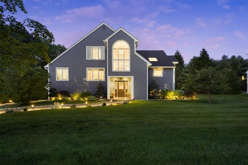 3370 Spruce St, Mohegan Lake, NY, 10547-1411 | Card Image