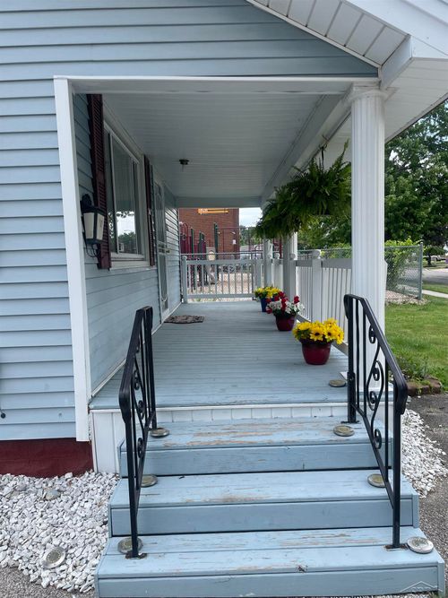2205 Owen St, Saginaw, MI, 48601-3466 | Card Image