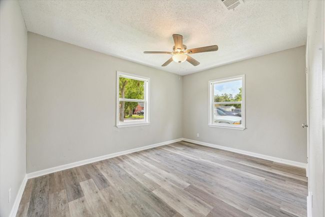 210 Laurel St, House other with 4 bedrooms, 2 bathrooms and null parking in Lake Jackson TX | Image 7