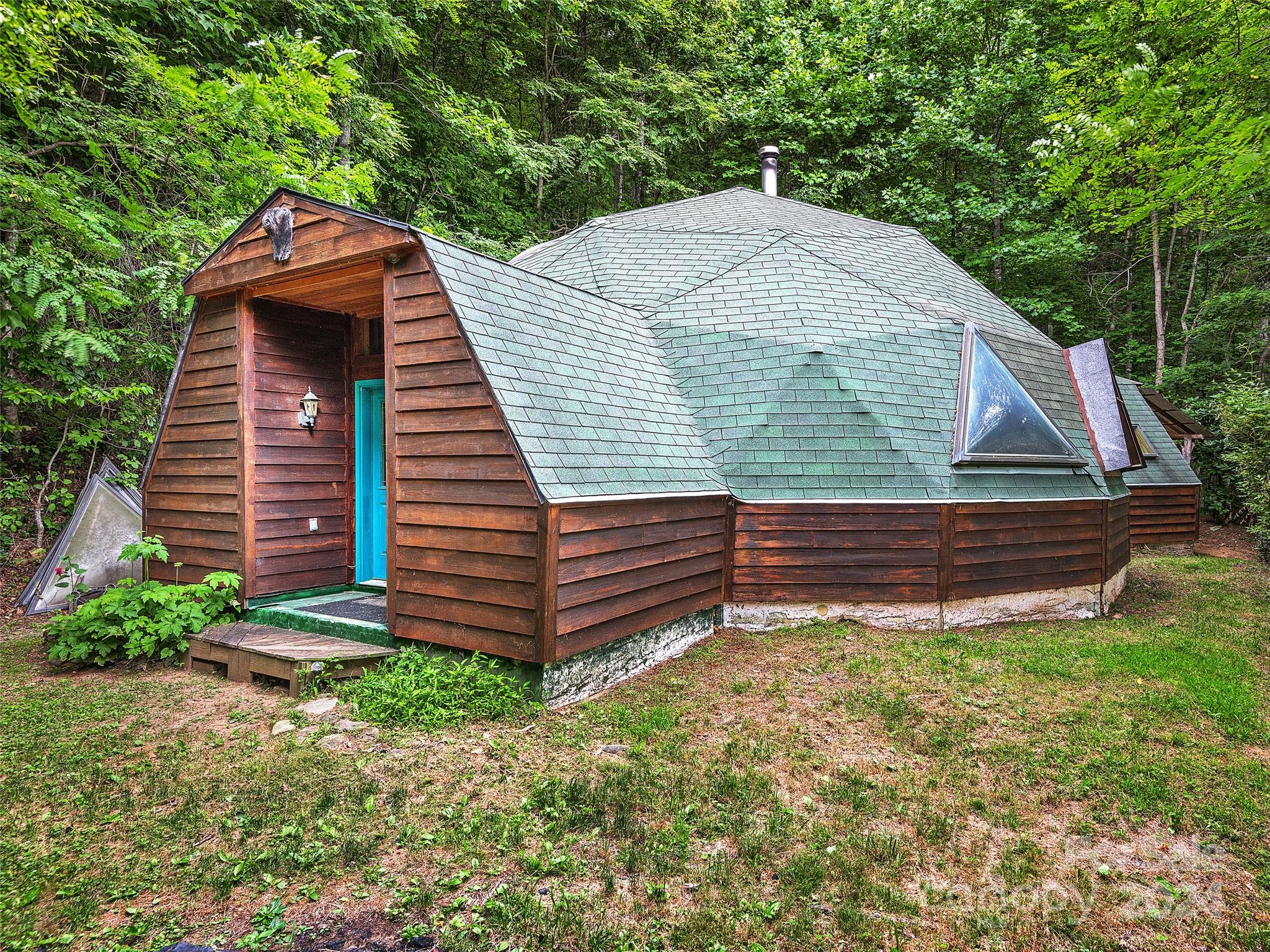Martins Creek Rd, Barnardsville, NC 28709
