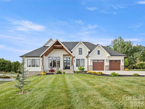 208 Majestic Ridge Rd, Mills River, NC, 28759-0058 | Card Image