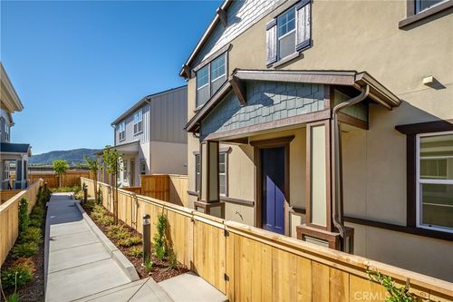 211 Foxtrot Ct, San Luis Obispo, CA, 93401-9117 | Card Image