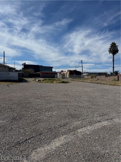 1937 N Bruce St, North Las Vegas, NV, 89030-6905 | Card Image