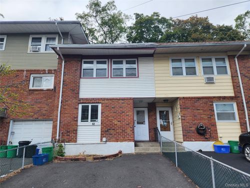 12 Roosevelt Dr, West Haverstraw, NY, 10993-1030 | Card Image