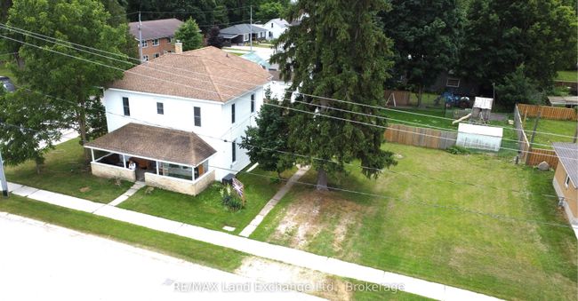 36 Alfred St W, Home with 8 bedrooms, 4 bathrooms and 3 parking in Wingham ON | Image 6