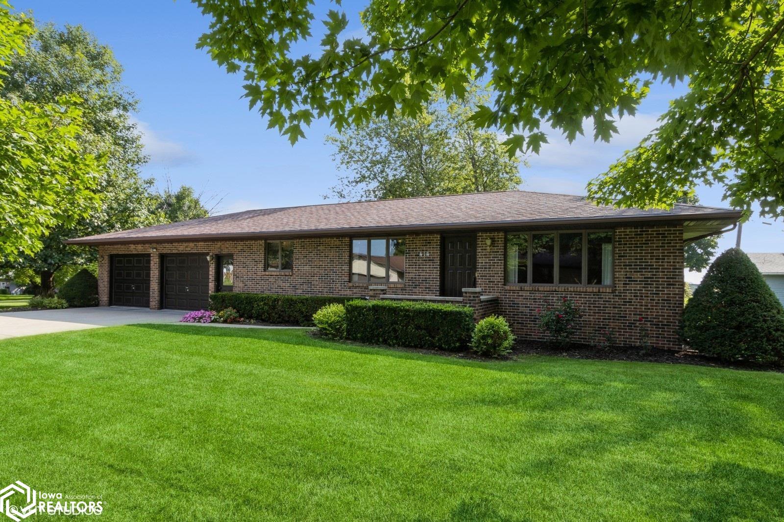 10th Ave, Washington, IA 52353