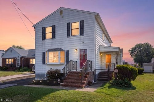 61 Beech St, Fords, NJ, 08863-1751 | Card Image
