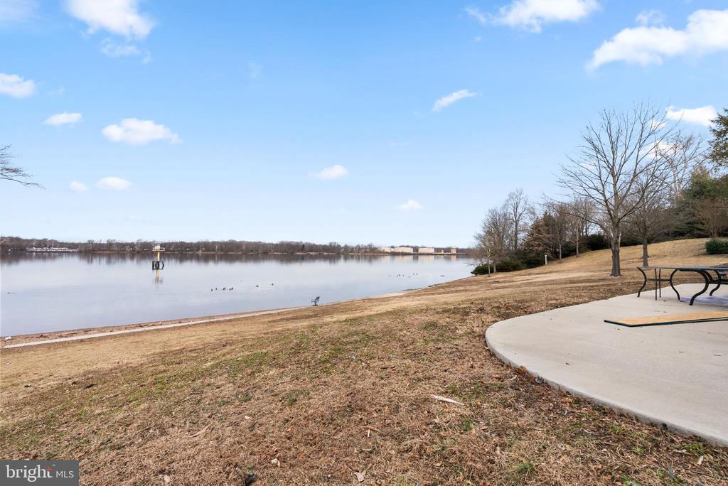 Residential in EDGEWATER PARK 3