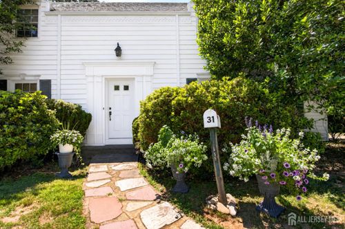 31 Warwick Rd, Colonia, NJ, 07067-2803 | Card Image