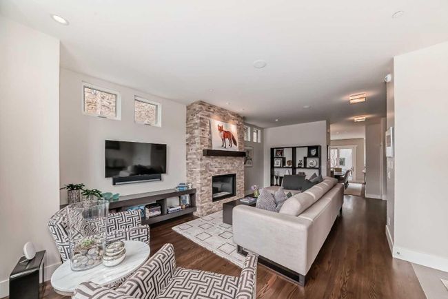 1809 Broadview Road Nw, Home with 4 bedrooms, 4 bathrooms and 3 parking in Calgary AB | Image 5