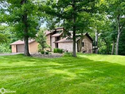 2962 Woodland Drive, Home with 5 bedrooms, 2 bathrooms and 2 parking in Burlington IA | Image 1