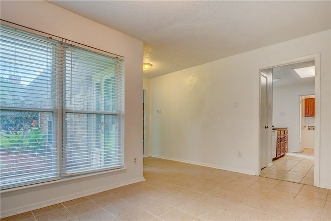 1702 Elizabeth Dr, House other with 3 bedrooms, 2 bathrooms and null parking in Carrollton TX | Image 6