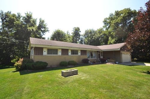 155 Beatrice Dr, Hartford, WI, 53027-8309 | Card Image