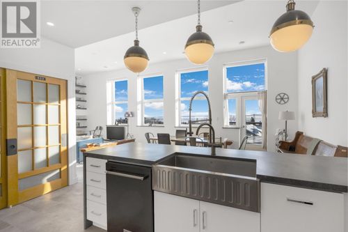 96 High St N, Thunder Bay, ON, P7A5R3 | Card Image