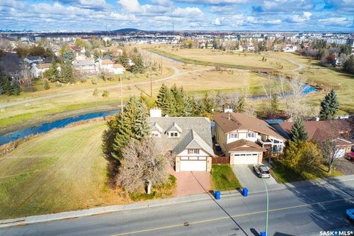 2402 Truesdale Dr, Regina, SK, S4V0W2 | Card Image