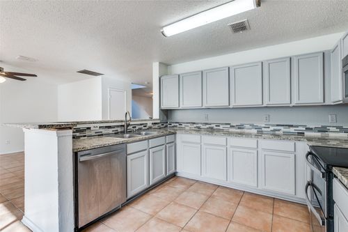 10141 Chapel Rock Dr, Fort Worth, TX, 76116-1238 | Card Image