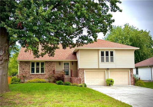 404 W 34th St, Higginsville, MO, 64037-2031 | Card Image