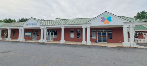 2303 N Augusta St, STAUNTON, VA, 24401-2597 | Card Image