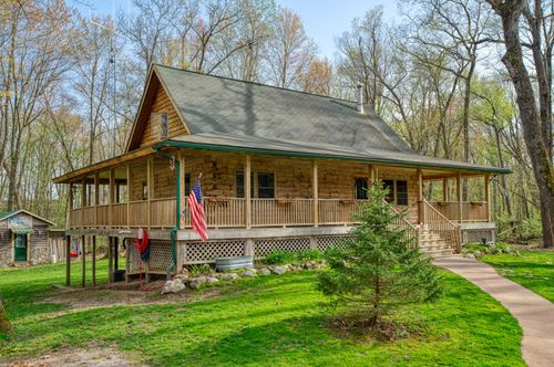 7989 Lovejoy Rd, Byron, MI, 48418-9647 | Card Image