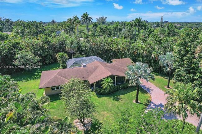 4851 Sw 106 Th Ave, House other with 3 bedrooms, 2 bathrooms and null parking in Davie FL | Image 4