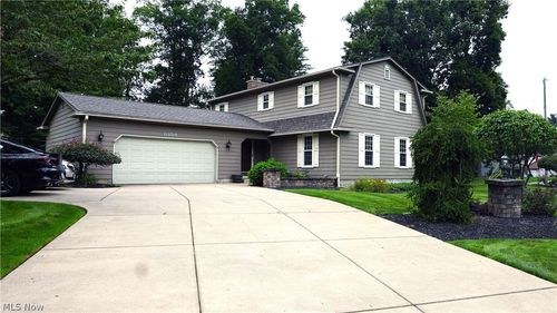 8154 Glenwood Ave, Youngstown, OH, 44512-5803 | Card Image