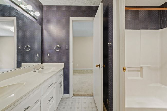 secondary bathroom | Image 28