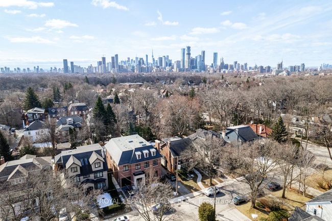 225 Glenrose Ave, House other with 4 bedrooms, 3 bathrooms and 4 parking in Toronto ON | Image 34