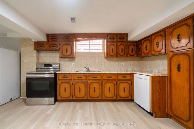 296 Clifton Downs Rd, House other with 3 bedrooms, 2 bathrooms and 4 parking in Hamilton ON | Image 28
