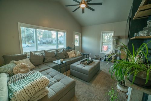 1815 Doddridge Ave, Cloquet, MN, 55720-2476 | Card Image