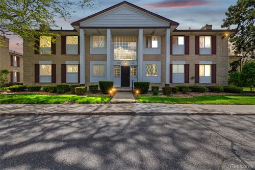 29296 Gloede Dr, Warren, MI, 48088-4051 | Card Image