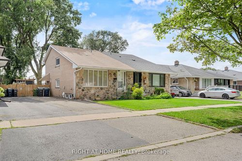 19 Dunsany Cres, Etobicoke, ON, M9R3W7 | Card Image