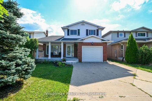 15 Capri St, Thorold, ON, L2V4W7 | Card Image