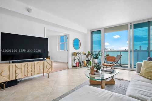 4ef-7501 E Treasure Dr, North Bay Village, FL, 33141-4382 | Card Image